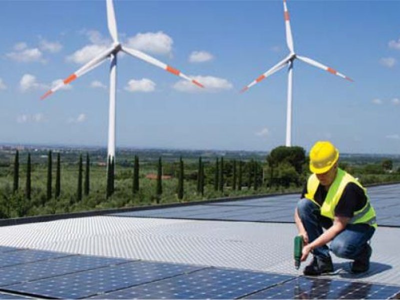 Thermal inspection of a solar panel with a performance report